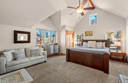 Woodland Park House | Black Bear Cabin with Hot Tub