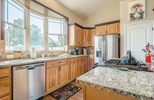 Fruita House | Black Bear II: Fire Pit, Bikes & King Suites