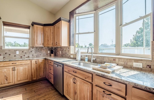 Fruita House | Black Bear II: Fire Pit, Bikes & King Suites