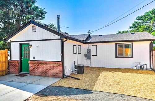 Dupont House | Blue Beauty: Gas Grill < 2 Mi Rapids Stadium!