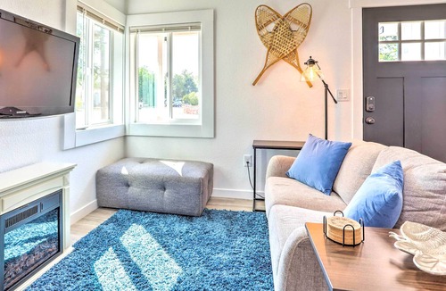 Dupont House | Blue Beauty: Gas Grill < 2 Mi Rapids Stadium!