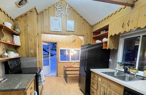 Evergreen House | BLUE HOUSE IN THE HEART OF EVERGREEN