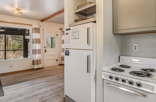 Estes Park Cabin | Blue Jay Bungalow - Mountain Cabin Near Rocky Mountain National Park -- 20-NCD0280