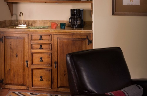 Hesperus Bed & Breakfast | Blue Lake Ranch