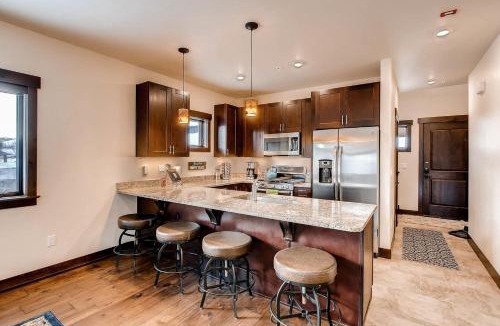 Willow Grove Apartment | Blue River Condo Unit 203