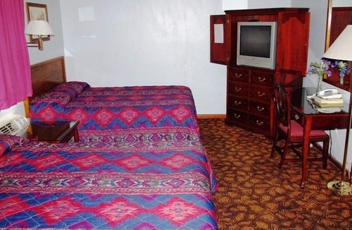 Lamar Hotel | Blue Spruce Motel