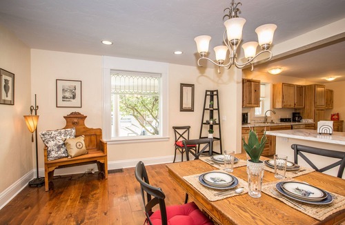 Rifle House | Boho Style, Cozy Home, Big Kitchen, Spacious Near Hot Springs and Winery