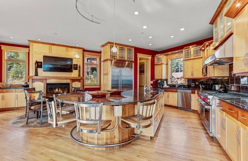 Copper Mountain House | Book for Fall! Ski-in/Ski-out Copper Mountain Home! Hot tub! Pool Table! Views!