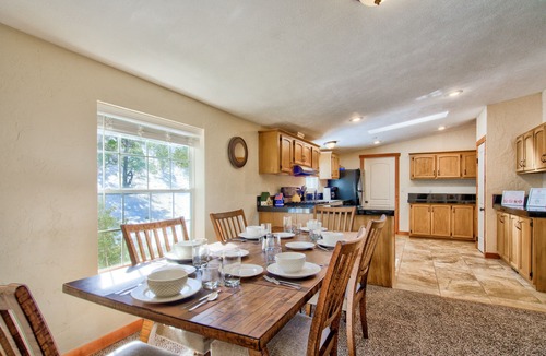 Salida House | Book NOW for Fall Events and Colors! In Mountains, 5 mins from Downtown Salida!