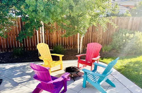 Salida House | Book NOW for Fall Events and Colors! Multi-family, pets allowed, HOT TUB!