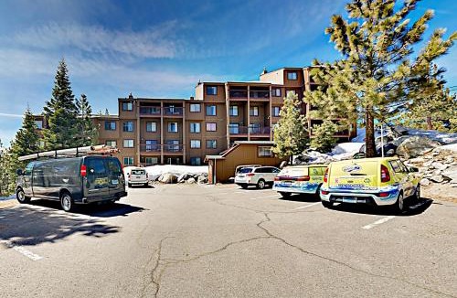Tahoe Village Apartment | Boulder Condo N