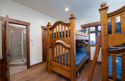 Boulder Ridge House | Boulder Ridge Retreat: Slopeside Luxury Private Home