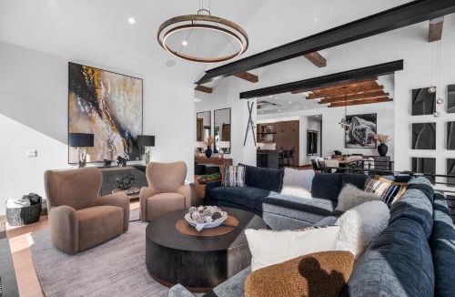Three Peaks House | Brand New Eagles Nest Property
