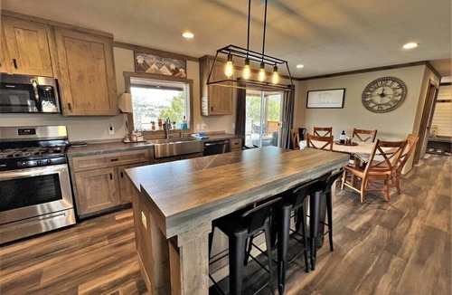 Marvel House | Brand New Home Overlooking River w/Hot Tub, AC, Large Deck w/Seating