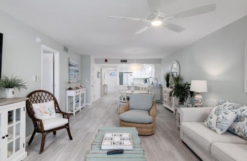 Sanibel House | Breakers West C2 - Gorgeous Top Floor Beach Condo