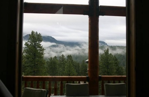 San Juan River Village House | Breathtaking 6 BR log home mountain views with closest location to Wolf Creek!