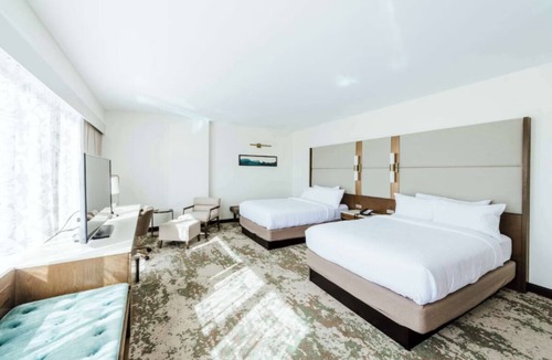 LoDo House | Breathtaking Denver Views! Pets Allowed, Indoor Swimming Pool!