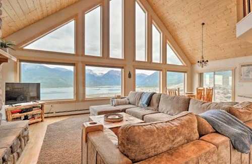 Twin Lakes House | Breathtaking Lake-View Retreat with On-Site Hiking!