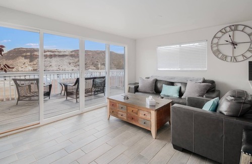 Fort Collins House | Breathtaking lakefront at Horsetooth Inlet Bay