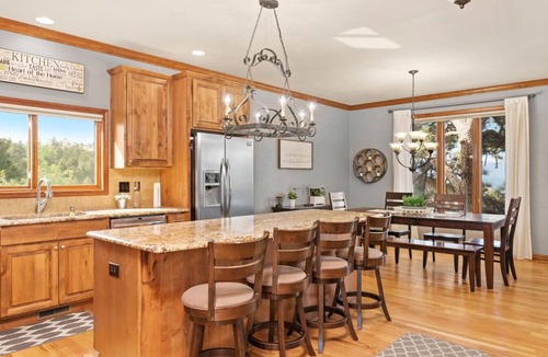 Colorado Springs House | Breathtaking Mountain Views | Hot Tub | Near USAFA