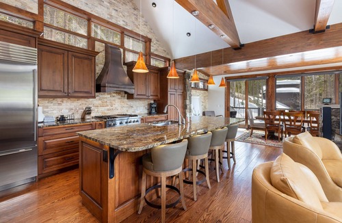 Blue River House | Breathtaking Views in Secluded Luxury Cabin in Breckenridge