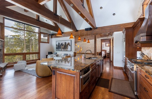 Blue River House | Breathtaking Views in Secluded Luxury Cabin in Breckenridge