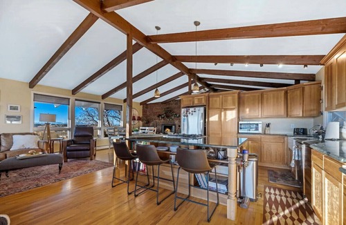 Castle Rock House | Breathtaking Views in Castle Pines North