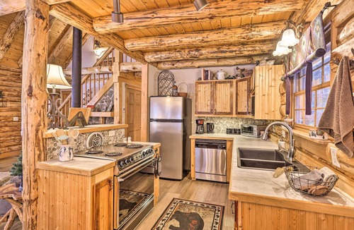 Blue River Cabin | Breckenridge Cabin w/Hot Tub: Ski & Hike!