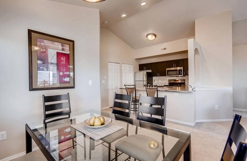Greenwood Village Apartment | Bridgwater 2 Bdrm in heart of DTC