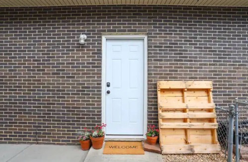 Longmont House | Bright and Cheery, Private Basement Apartment!