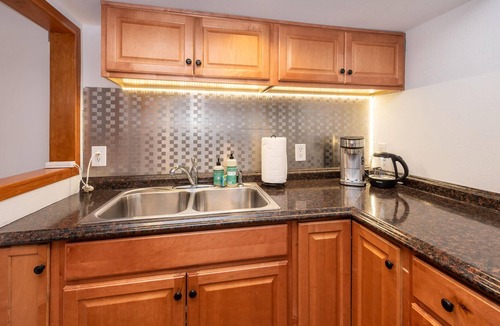 Old North Boulder Apartment | Bright and Comfortable Boulder Home-Away