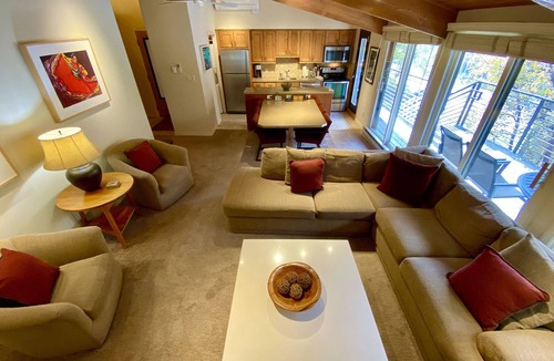 Aspen Condo | Bright Condo, Views of Aspen Mtn., Gas fireplace, Granite, AC, 3 blks to gondola