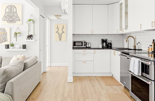 Parkside Condo | Bright + Modern | King Suite | Creekside Trail