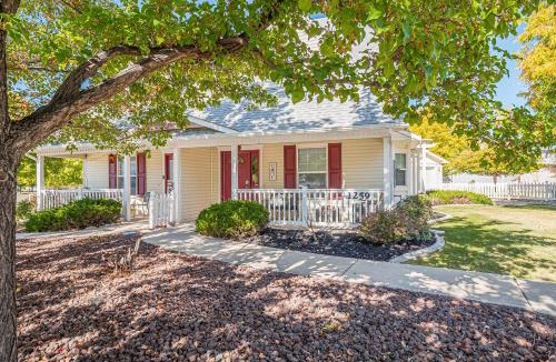 Fruita Apartment | Bright Star - Downtown Home W- Patio Bbq Grill!