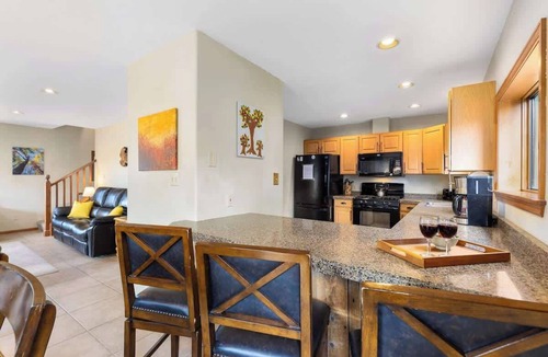 Quandary Village Cabin | Bring Fido! Private Retreat with Hot Tub & Views
