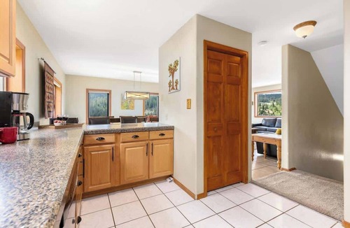 Quandary Village Cabin | Bring Fido! Private Retreat with Hot Tub & Views