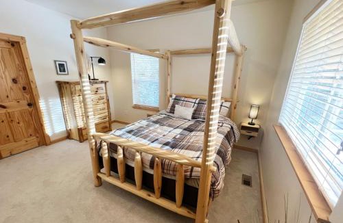 Valley of the Sun House | Bristlecone Cabin