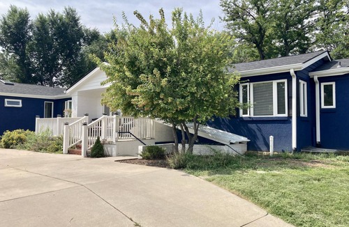 Skyway Apartment | Broadmoor area spacious bsmt apt, sleeps 4