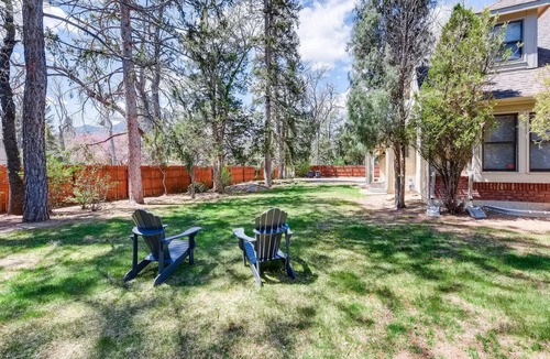 Broadmoor House | Broadmoor Estate ✩ HotTub & Fire Pit ✩ Prime Location
