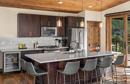 Nathrop House | Broadview Luxury Retreat + 8 acres near Mt Princeton Hot Springs