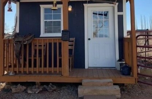 Lewis Apartment | Broken Yoke Cowboy Bunkhouse