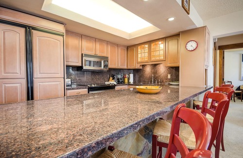 Steamboat Springs Condo | BT207 | Ski In | Great Views | Indoor Pool | Hot Tub | Winter Shuttle