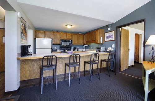 Steamboat Springs Condo | BT606 | Brilliant View | Excellent Amenities | Ski In | Hot Tub | Winter Shuttle