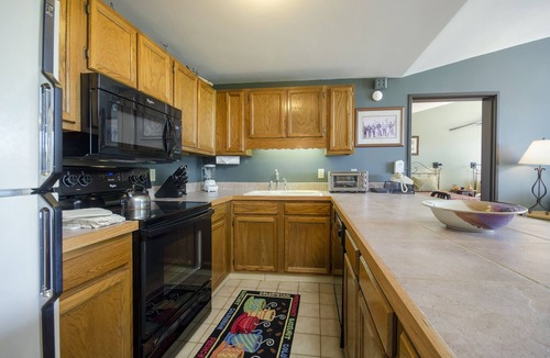 Steamboat Springs Condo | BT606 | Brilliant View | Excellent Amenities | Ski In | Hot Tub | Winter Shuttle