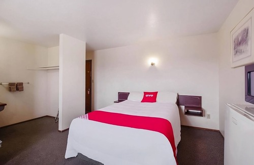Cheyenne Wells House | Budget-Friendly Accommodations! Free Parking, Pet-Friendly, Near Restaurants