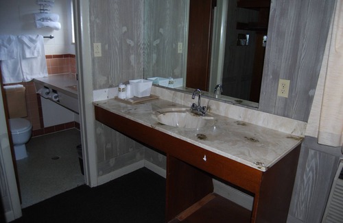 Johnstown Hotel | Budget Host 254 Inn Loveland