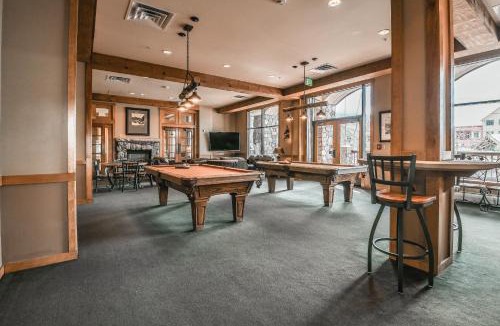River Run House | Buffalo Lodge 8411 by SummitCove Lodging