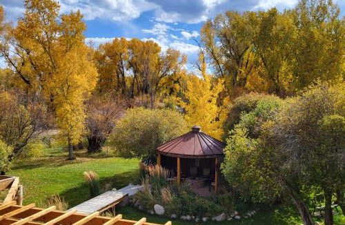 Buena Vista Bed & Breakfast | BuffaloPeaks Lodge