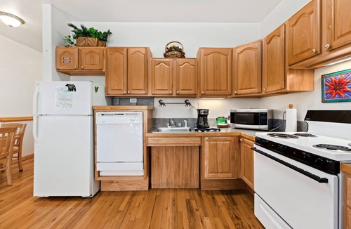 Fall River Estates Condo | Bugle Pointe A05 (Private Hot tub) River Views!