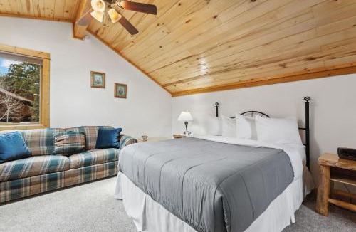 Fall River Estates Apartment | Bugle Pointe A06 by Estes Park Condos